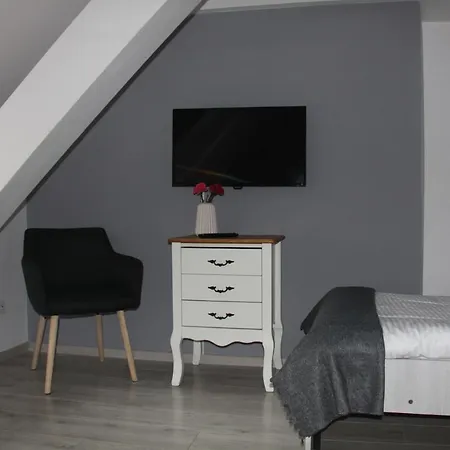 Szabla 1 *